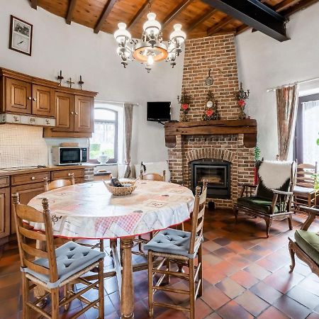 Stunning Holiday Home In Oombergen With Terrace And Garden Zottegem Eksteriør billede
