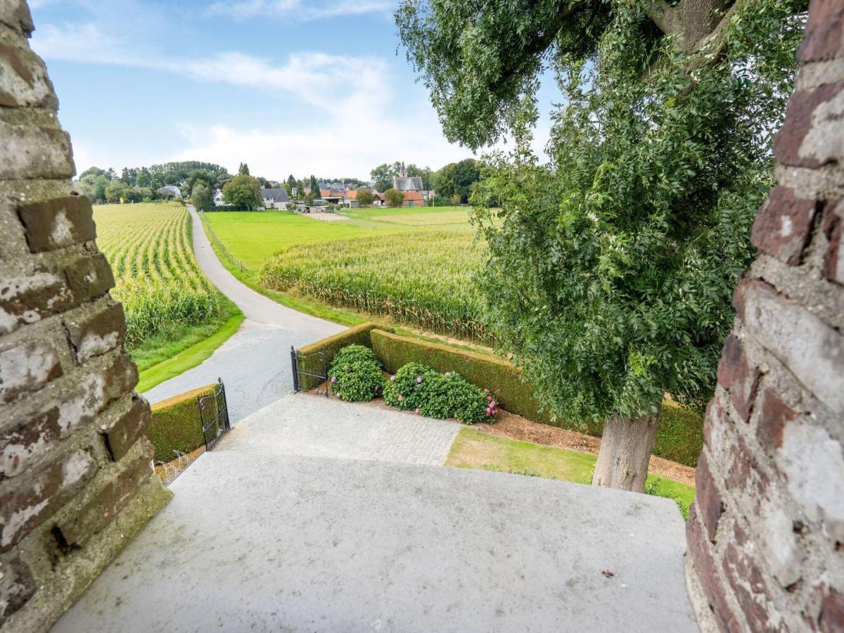 Stunning Holiday Home In Oombergen With Terrace And Garden Zottegem Eksteriør billede