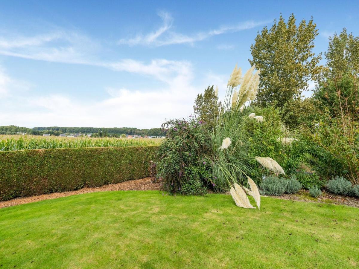 Stunning Holiday Home In Oombergen With Terrace And Garden Zottegem Eksteriør billede