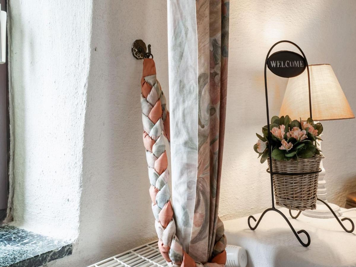 Stunning Holiday Home In Oombergen With Terrace And Garden Zottegem Eksteriør billede