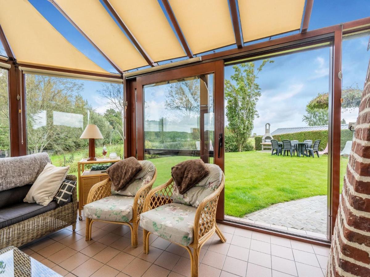 Stunning Holiday Home In Oombergen With Terrace And Garden Zottegem Eksteriør billede