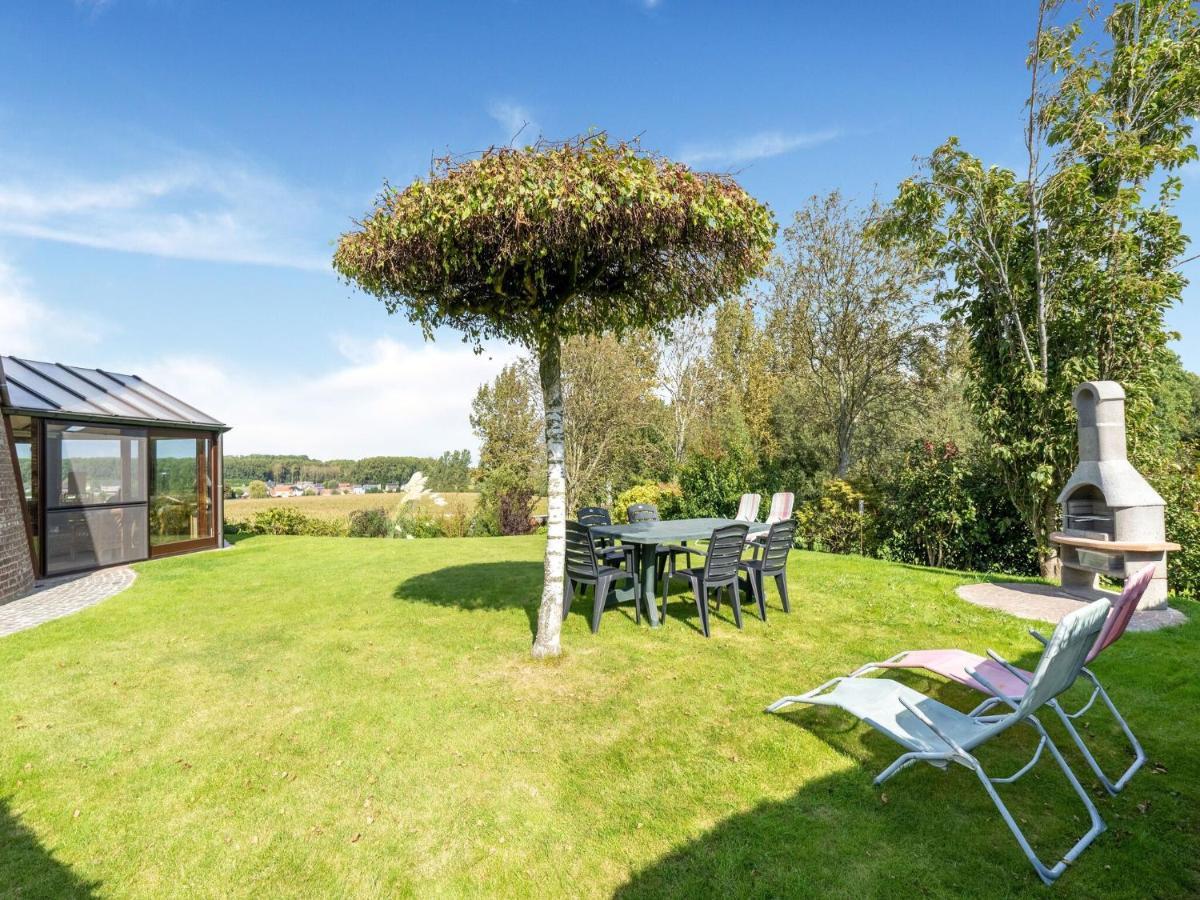 Stunning Holiday Home In Oombergen With Terrace And Garden Zottegem Eksteriør billede