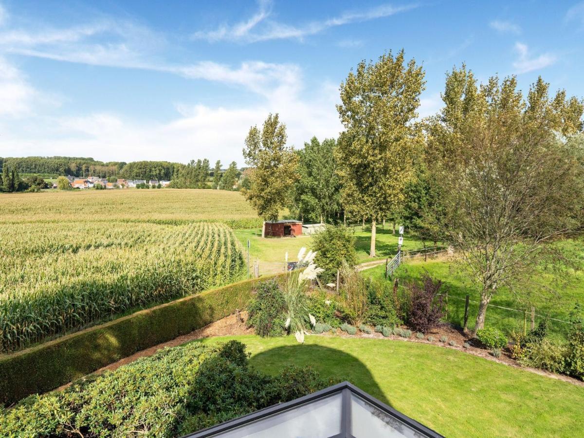Stunning Holiday Home In Oombergen With Terrace And Garden Zottegem Eksteriør billede